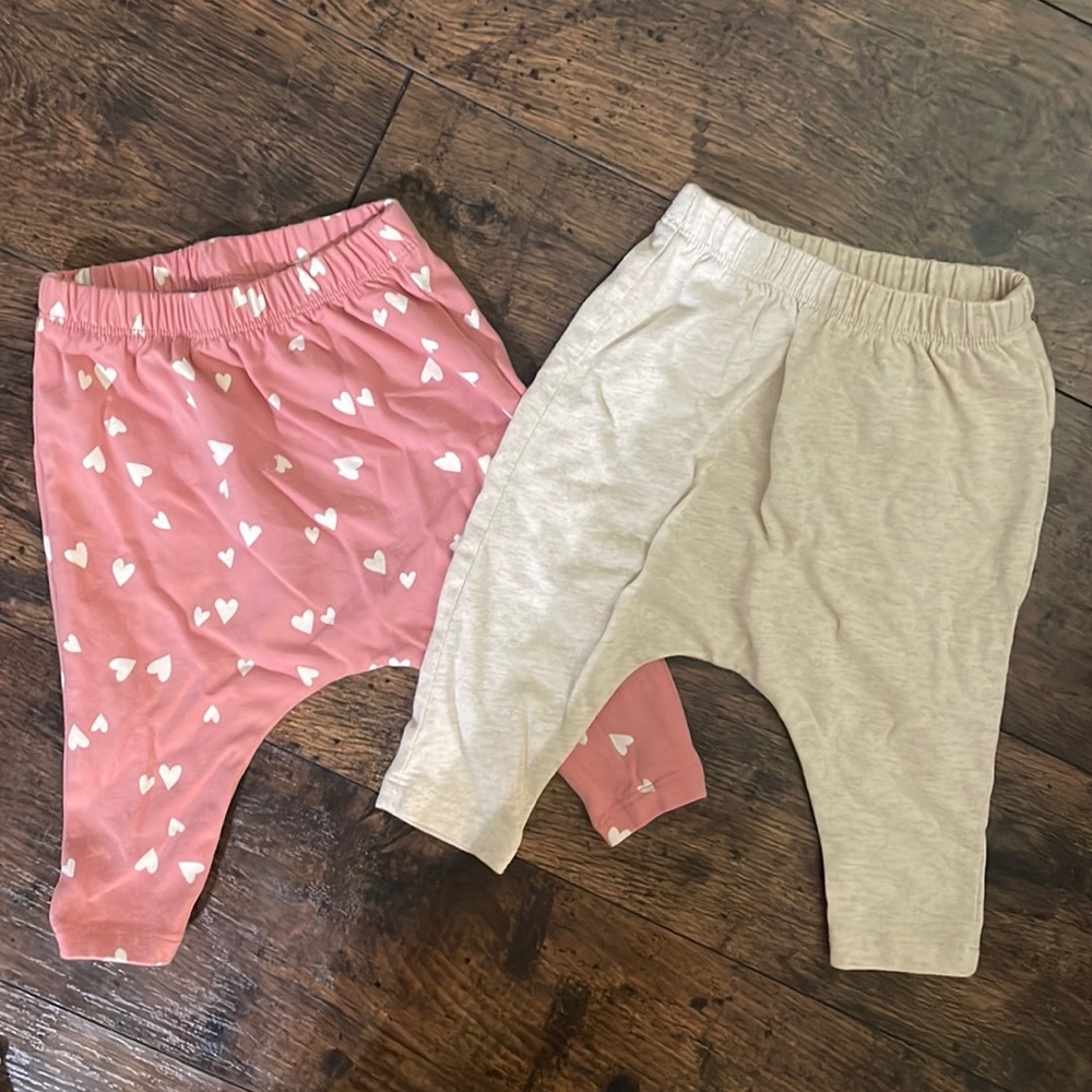 OLD NAVY BABY LEGGINGS 3-6 MONTH